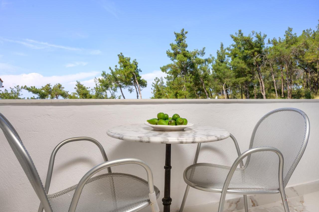 Leandros Hotel Неа Рода Екстериор снимка